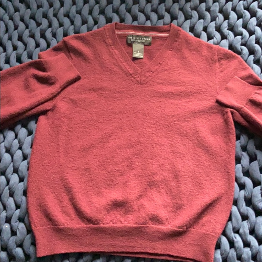 100% Merino wool Burgundy V-Neck